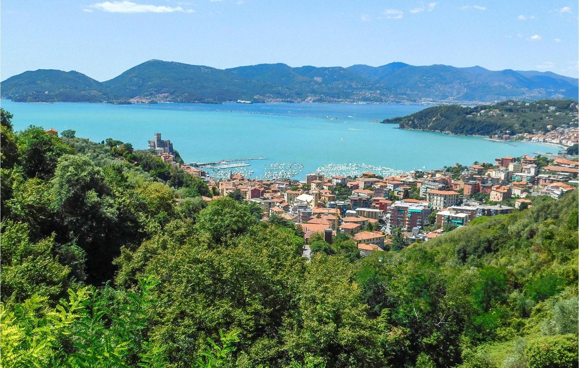 Cozy Apartment In La Spezia With Wifi Экстерьер фото